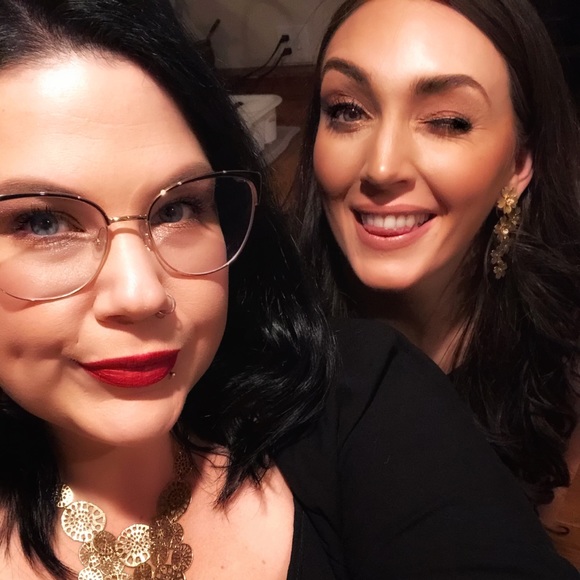 Meet your Posher, Katelyn - Picture 1 of 2